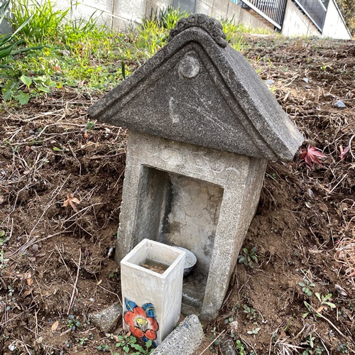 宗寿寺近くの石像物